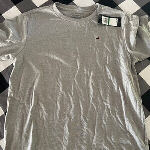 Boys Tommy Hilfiger tee shirt 16-18